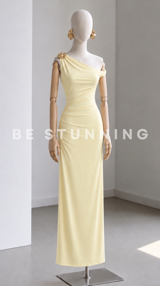 Vestido Maxi Butter Yellow de Hombro Asimétrico