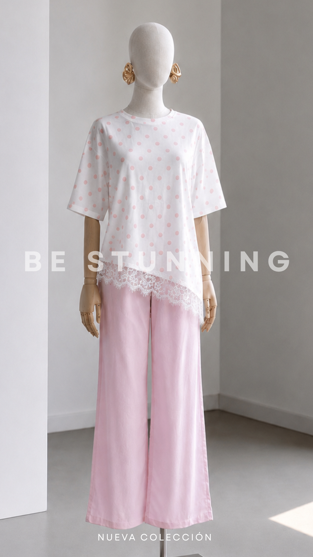 Blusa blanca de lunares con encaje